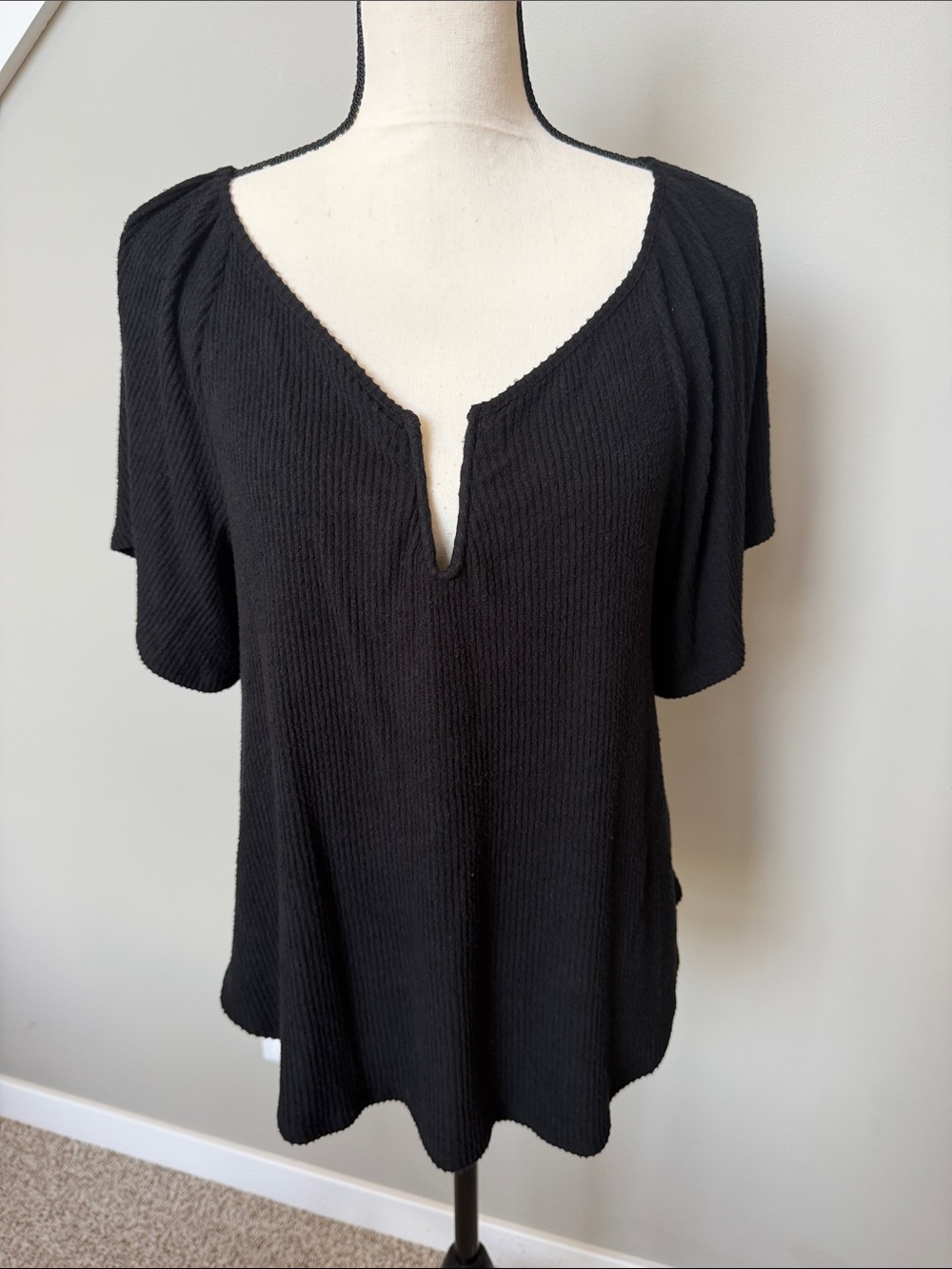 Maurices Black V-Notch Short Sleeve Tunic